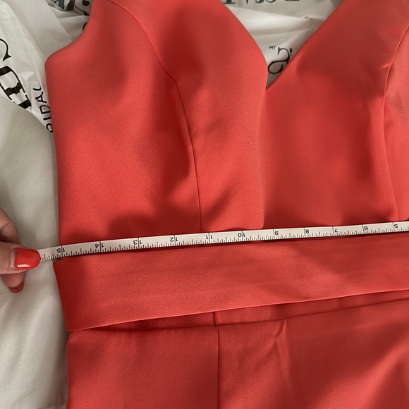 BNWT GORGEOUS Vera Wang White coral gown with belt size 8 - Picture 5 of 14